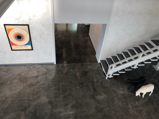 5 BHK Semi Furnished in Sesen , Nepeansea Road